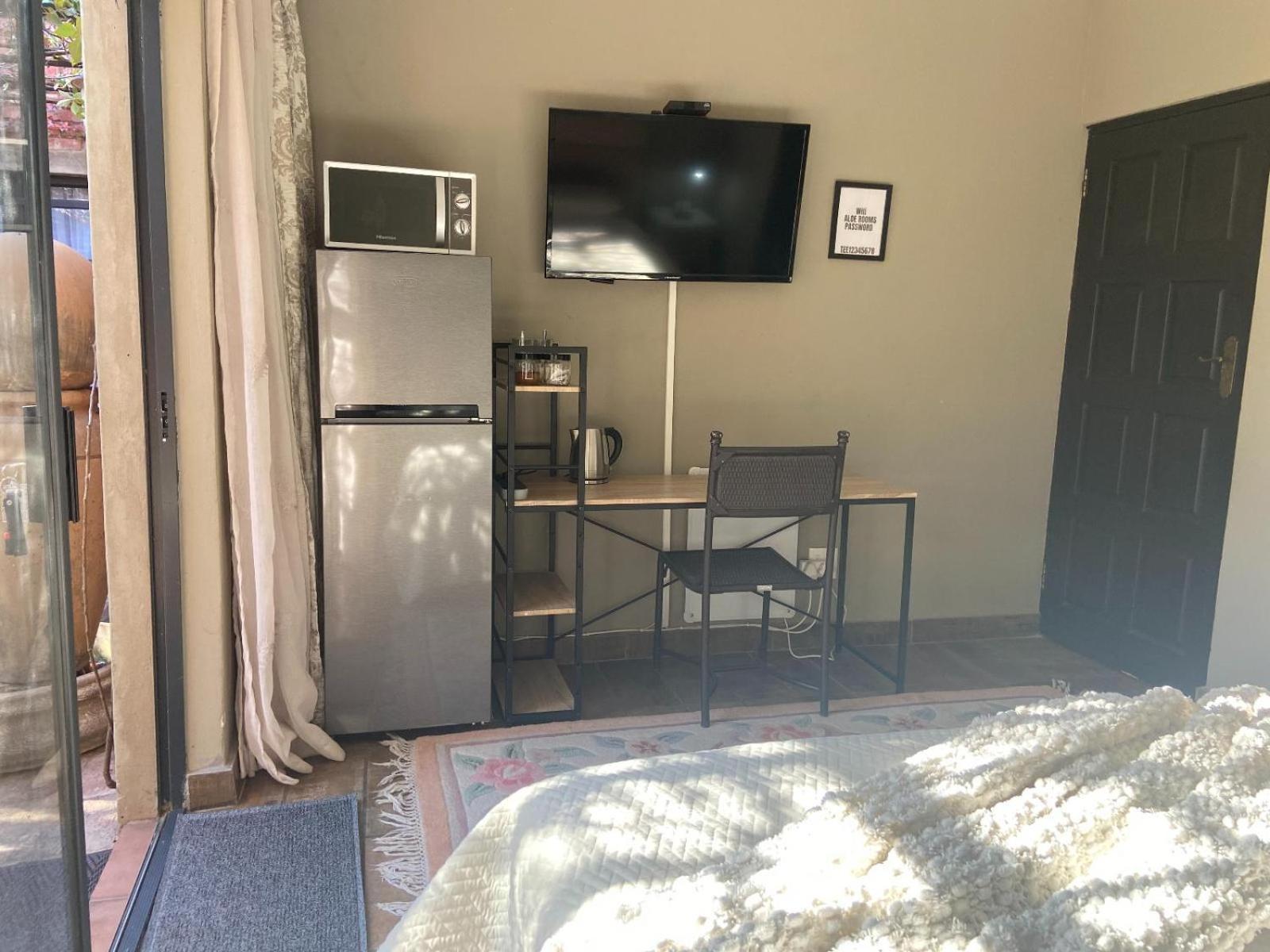 Aloe Guesthouse Klerksdorp Bagian luar foto