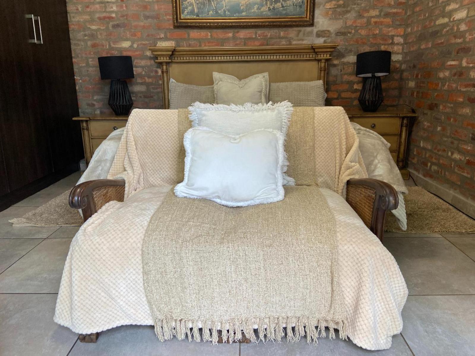 Aloe Guesthouse Klerksdorp Ruang foto