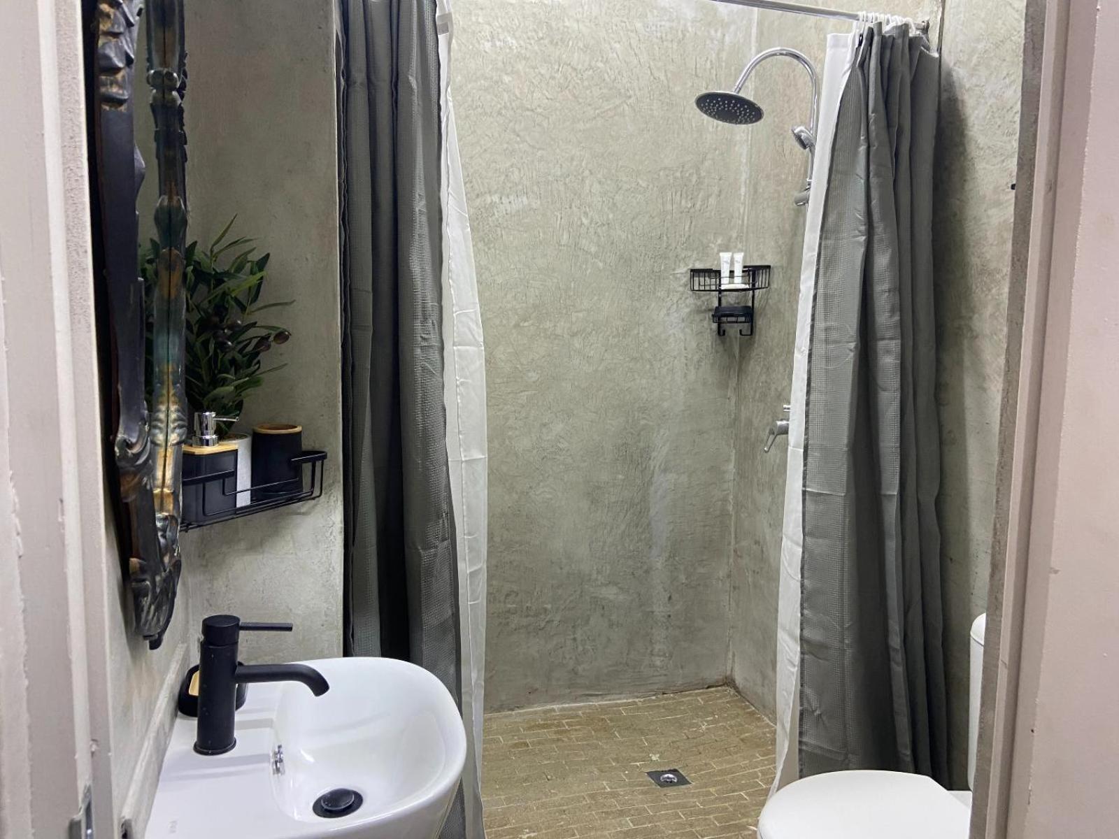 Aloe Guesthouse Klerksdorp Bagian luar foto